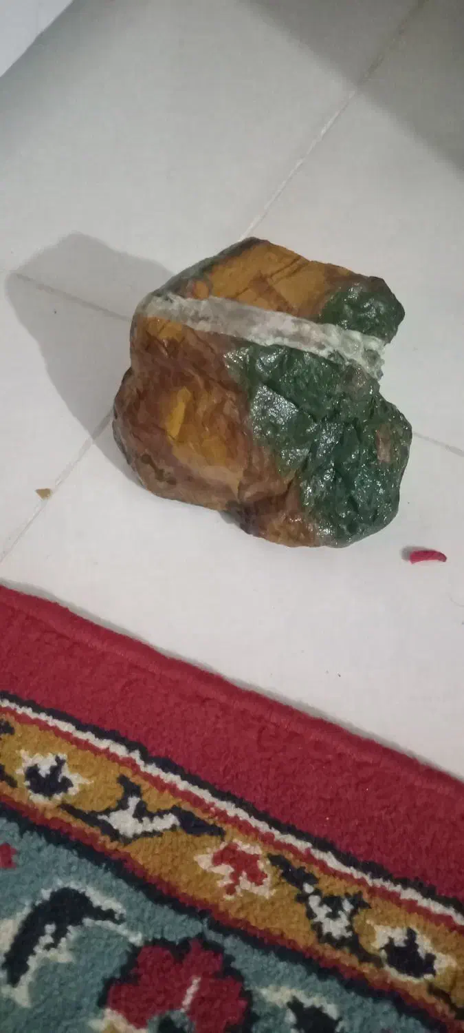 کوچیکه شهاب سنگ  بزرگه سنگ یشم انواع رنگ یشم.|جواهرات|خانمیرزا, |دیوار