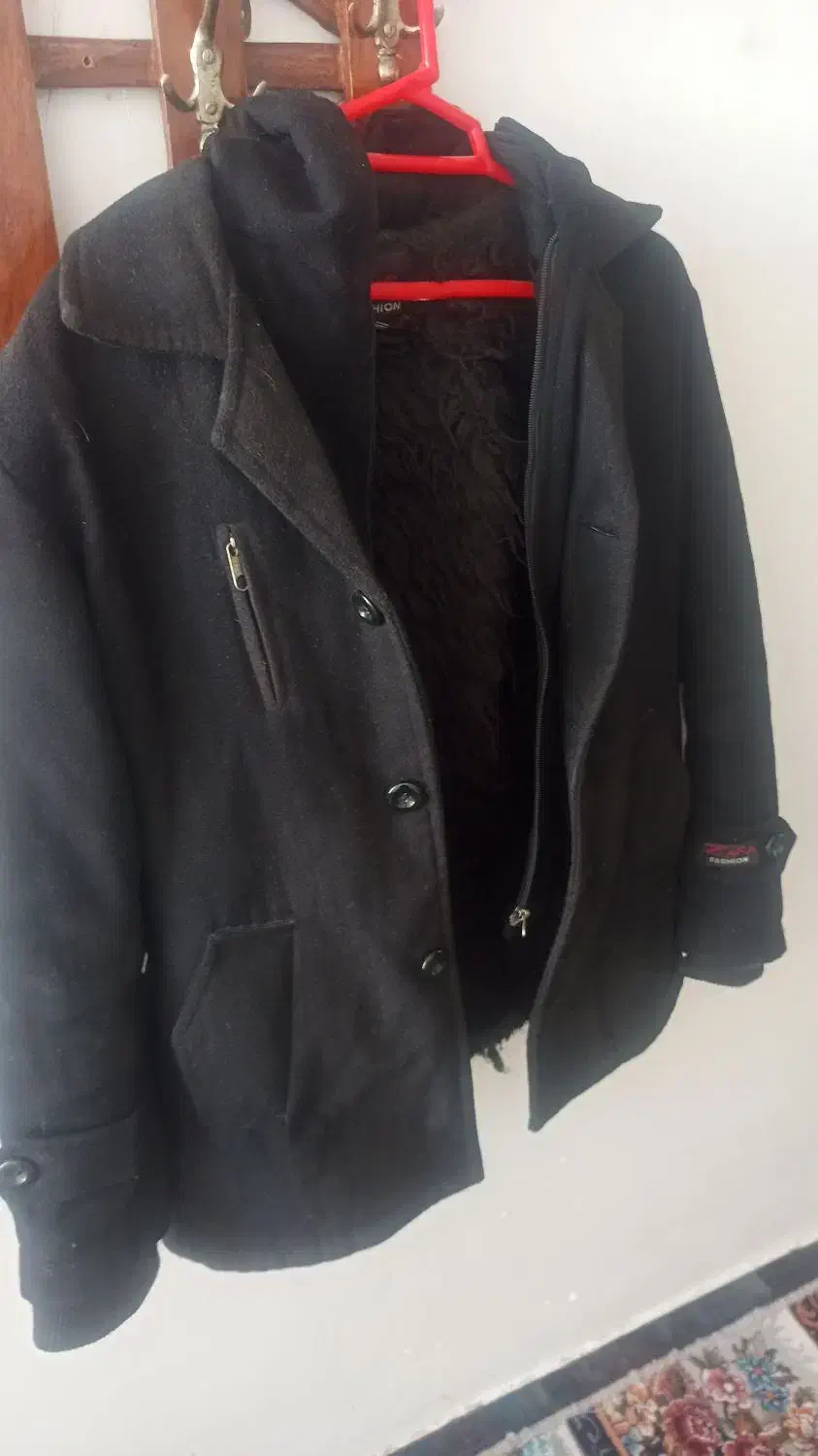 کاپشن|لباس|جهرم, |دیوار