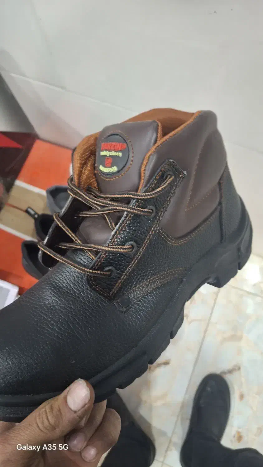 کفش کار محکم استاندارد|کیف، کفش، کمربند|حبیب آباد, |دیوار