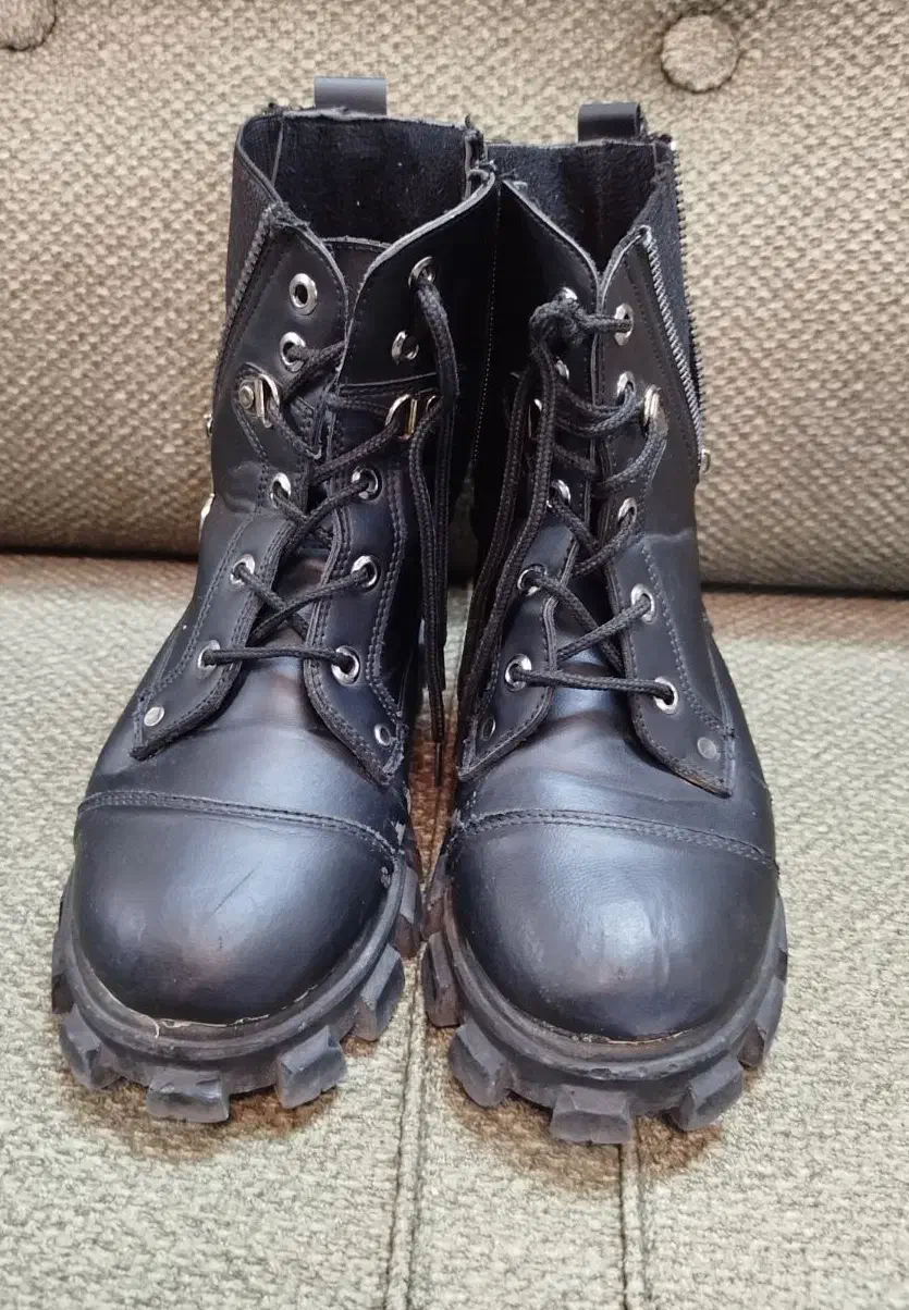 کفش ورزشی و چکمه|کیف، کفش، کمربند|تربتحیدریه, فتح المبین|دیوار