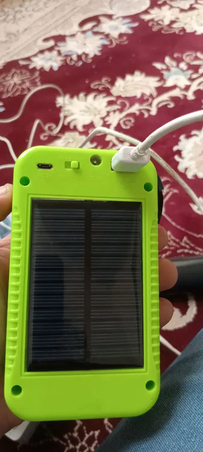 چند عدد وموبایل ویک عددپاور بانک خورشیدی بخونید|لوازم جانبی موبایل و تبلت|سنندج, |دیوار