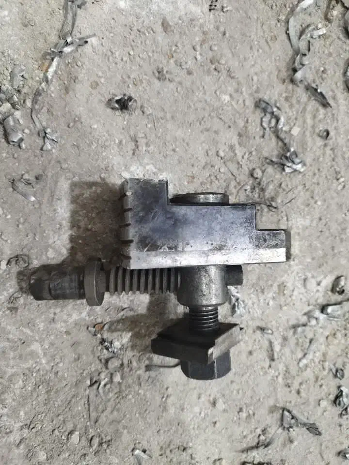 چهار نظام نامنظم چکسلواکی|ماشینآلات صنعتی|ری, علایین|دیوار