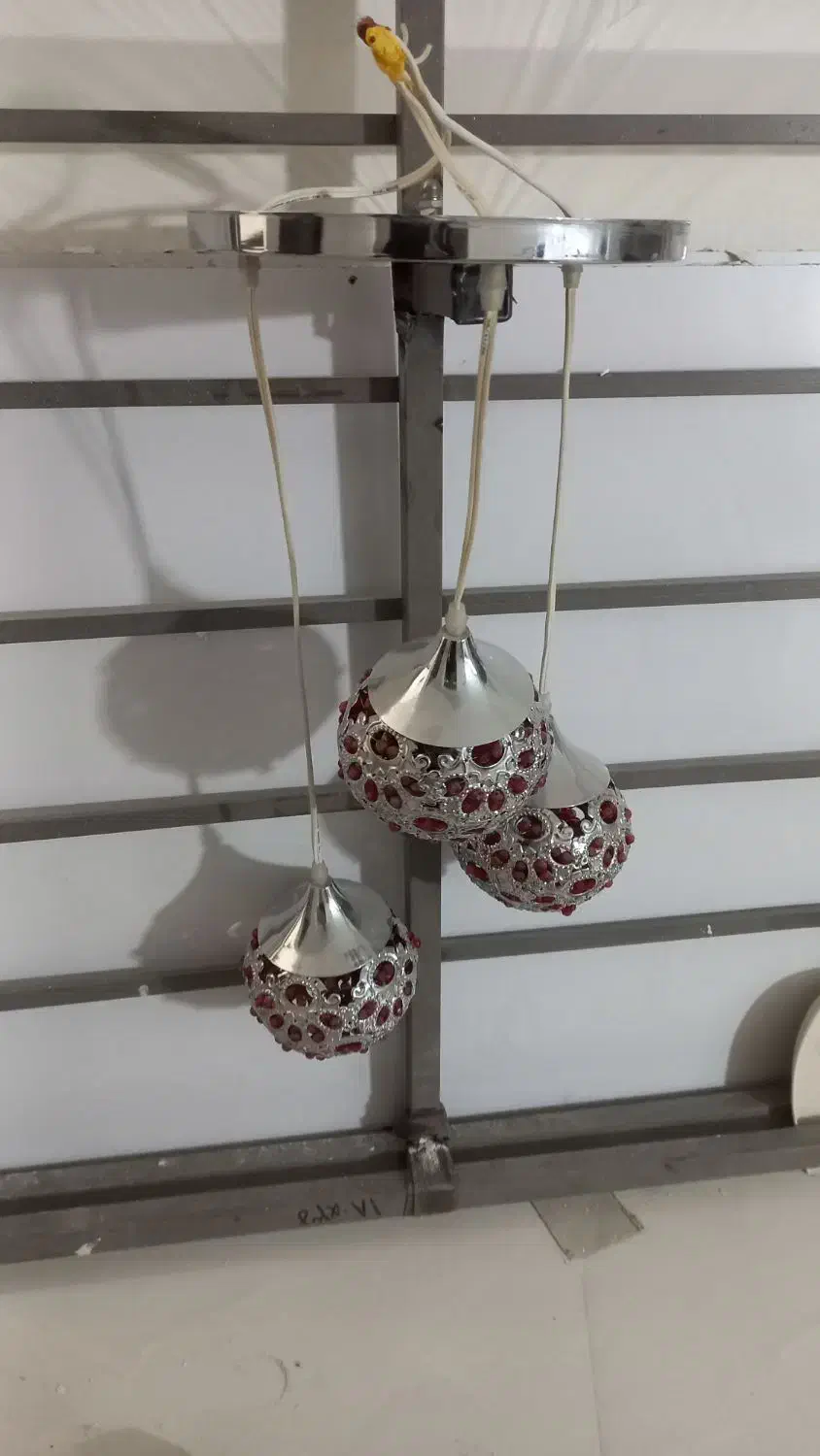 لوستر کاملا سالم ۷۰۰ هزارتومان|لوستر و چراغ آویز|تهران, شیوا|دیوار