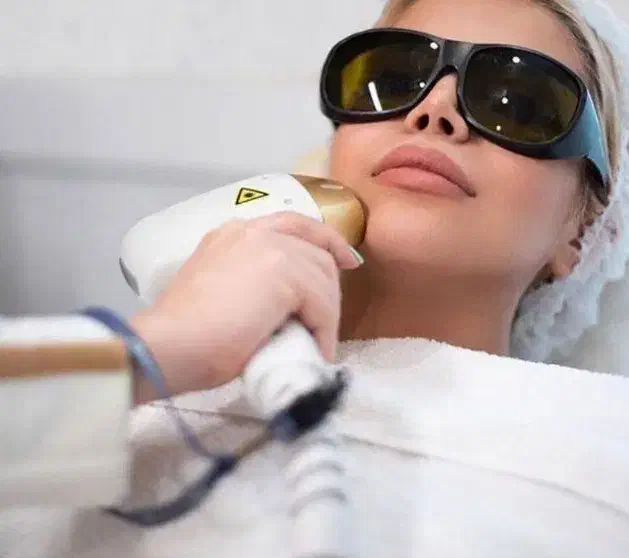 خدمات ژل و بوتاکس ولیزر و فیشیال و...|خدمات آرایشگری و زیبایی|اهواز, پادادشهر|دیوار