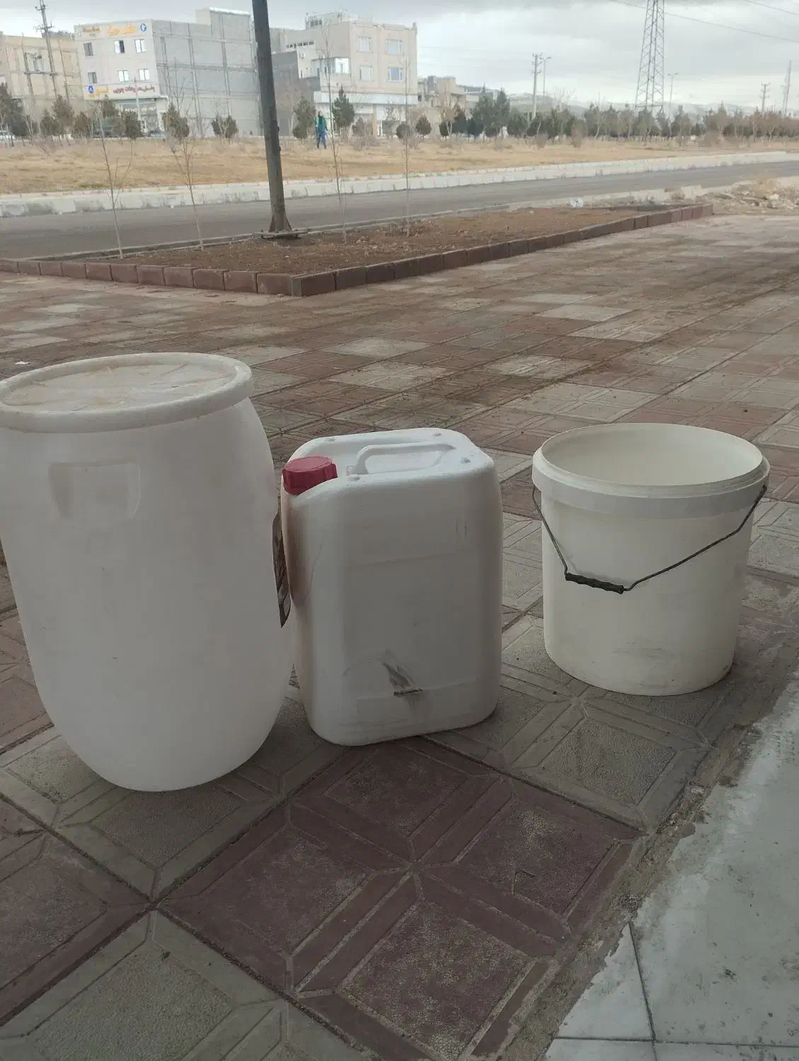 دبه و سطل و ۲۰ لیتری|ظروف نگهدارنده، پلاستیکی، یک‌بارمصرف|زنجان, |دیوار