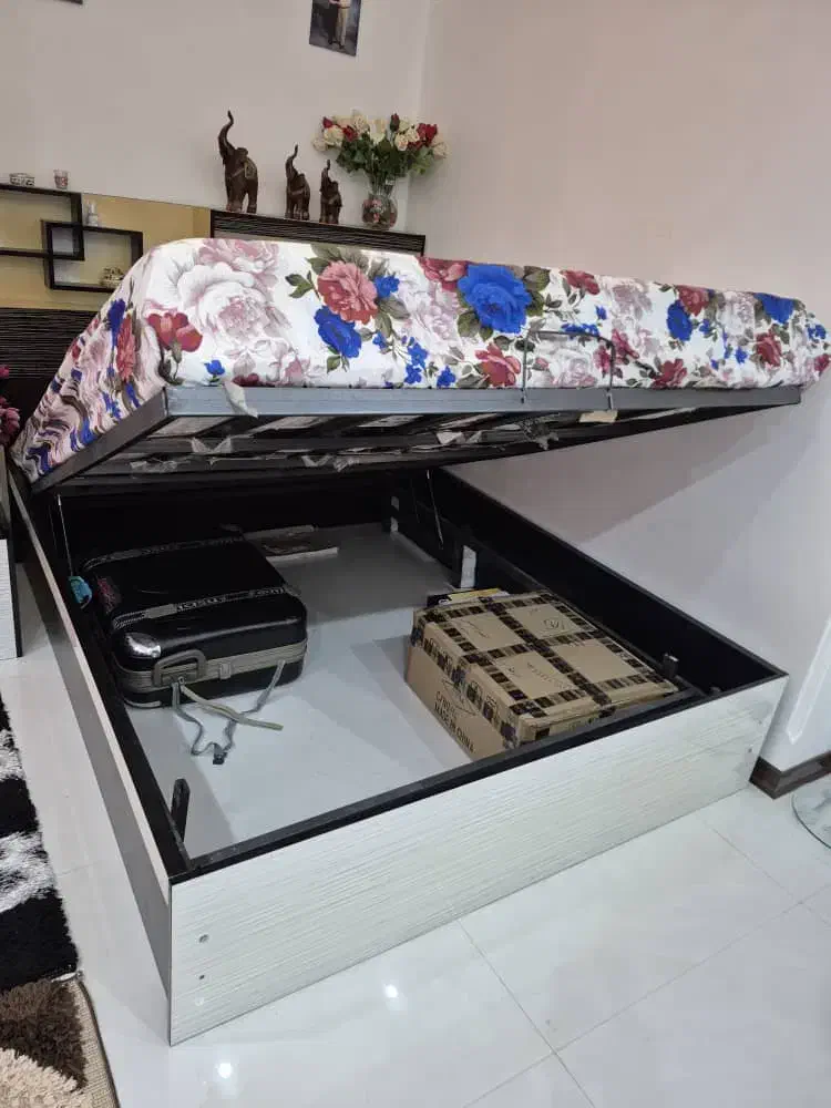 تخت خواب ۲ نفره جکدار بدون تشک|تخت و سرویس خواب|سمنان, |دیوار