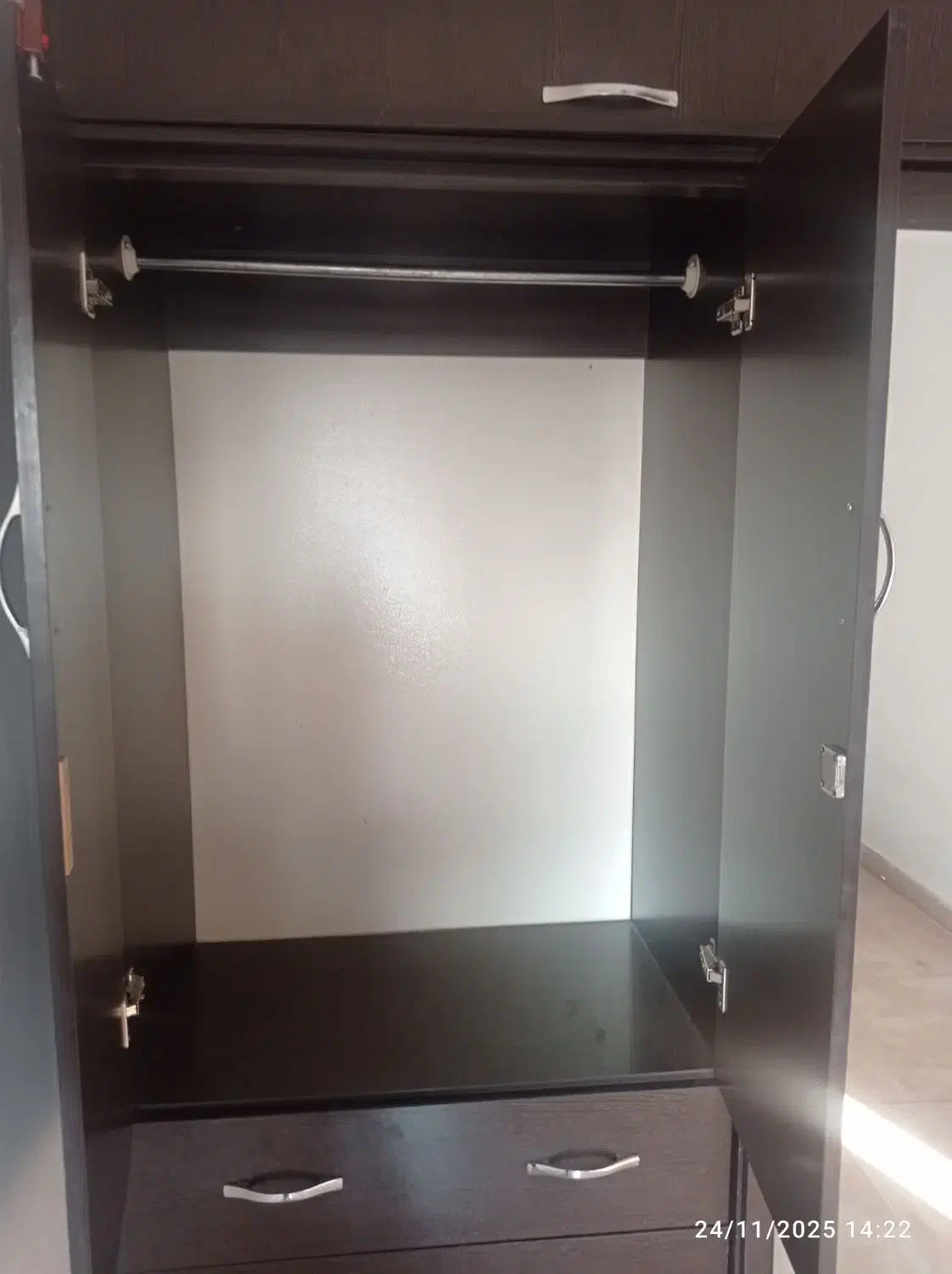 کمد درحد نو|جاکفشی، کمد، دراور|پاکدشت, پاکدشت (مامازند)|دیوار