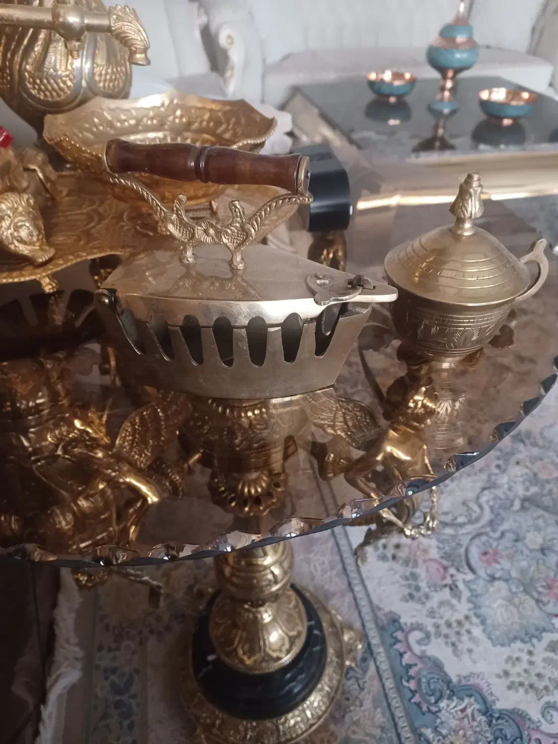 اتو زغالی برنجی|کلکسیون اشیاء عتیقه|ری, دیلمان|دیوار