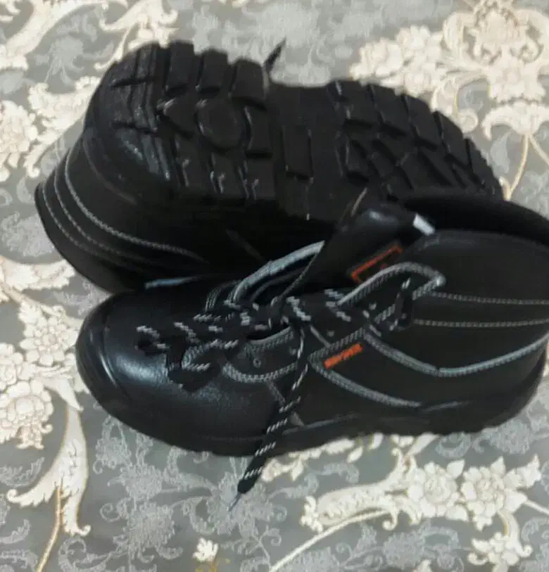 پوتین  ایمنی|کیف، کفش، کمربند|اردبیل, |دیوار