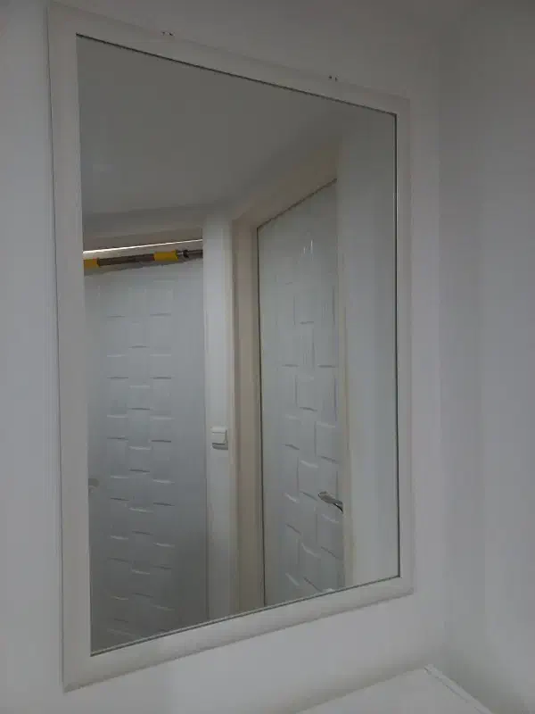 آینه|آینه|بندر انزلی, امامزاده|دیوار