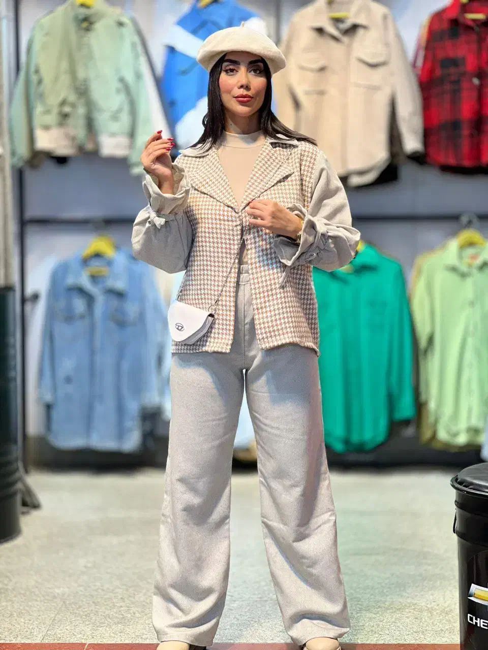 لباس|لباس|رشت, حمیدیان|دیوار