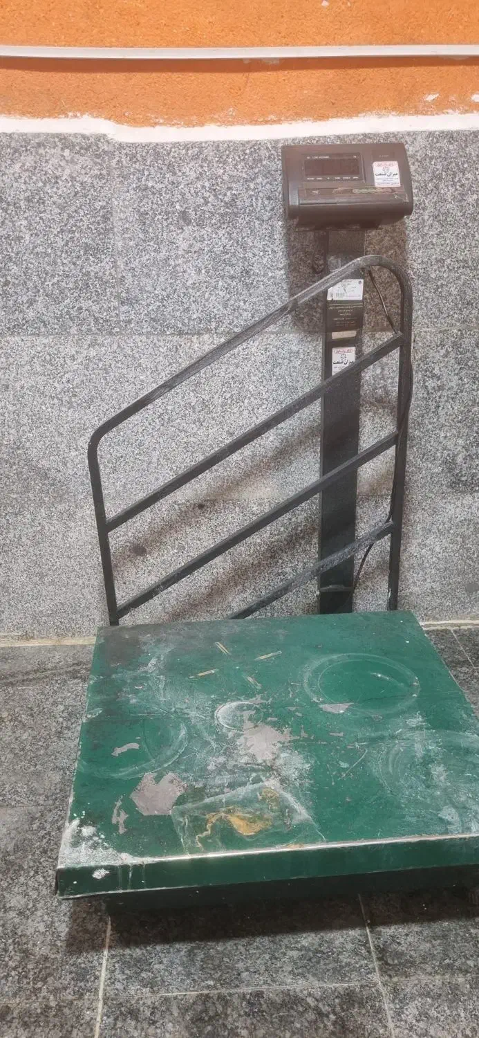 باسکول ۳۰۰ کیلویی|فروشگاه و مغازه|سنندج, |دیوار