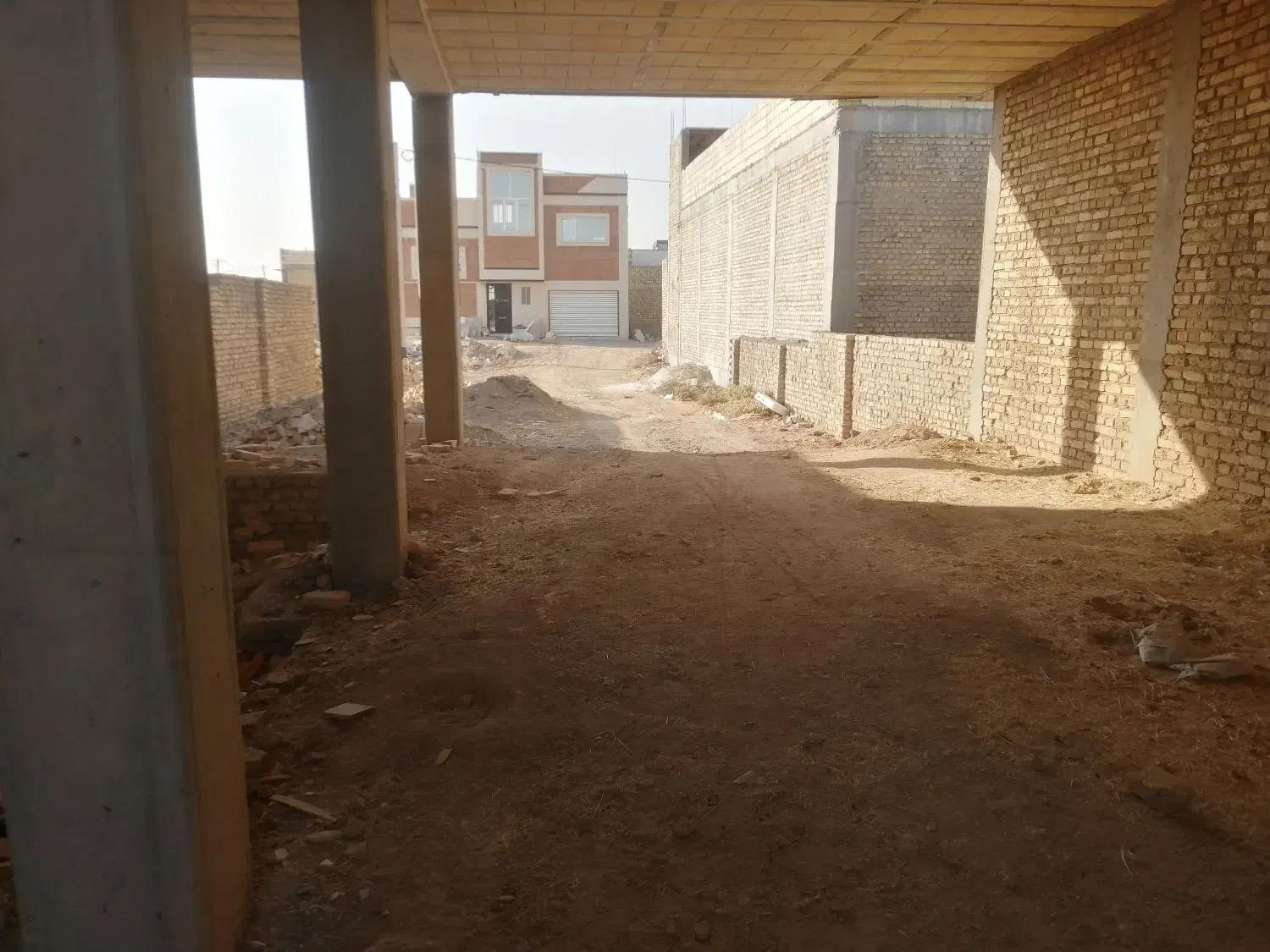 نیمه ساز دو طرف کوچه|فروش خانه و ویلا|میبد, |دیوار