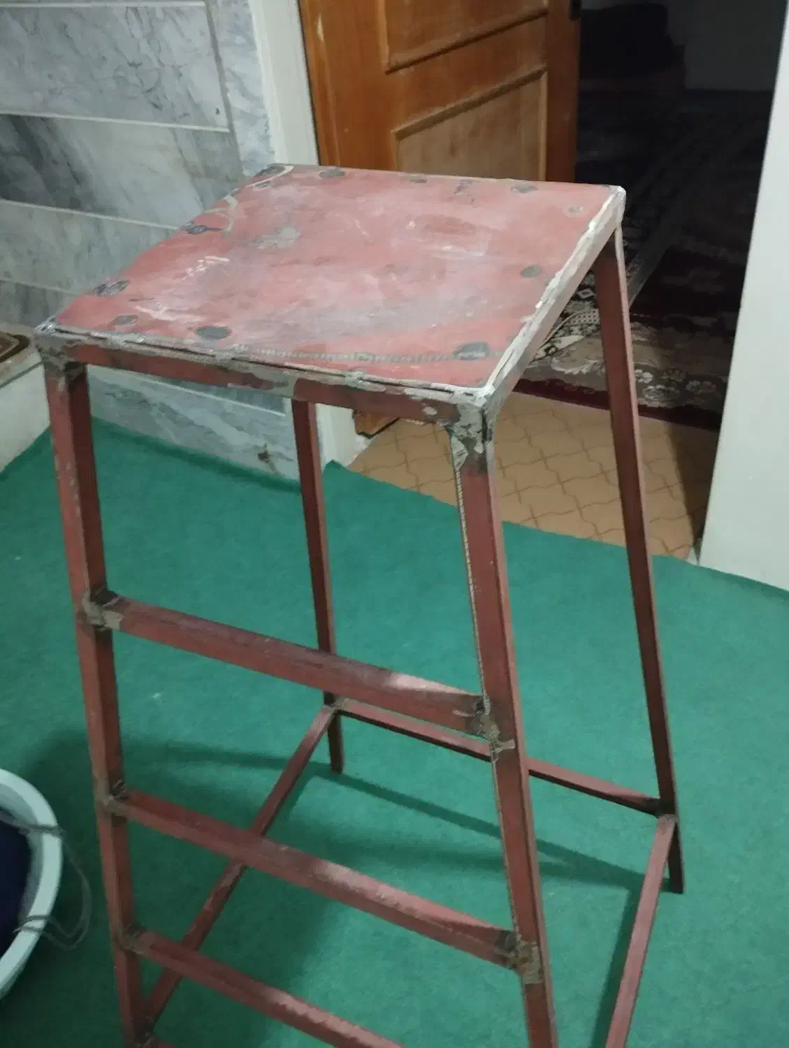 چهار پایه|صندلی و نیمکت|بروجرد, |دیوار