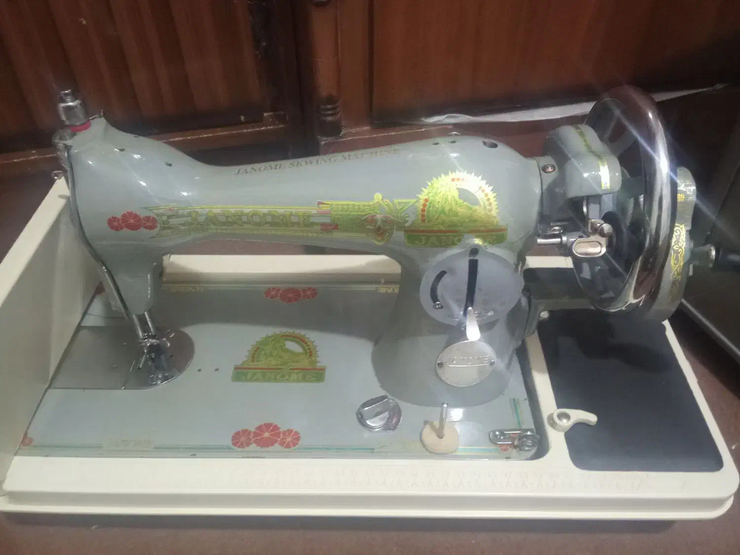 چرخ خیاطی|چرخ خیاطی و ریسندگی|بیجار, |دیوار