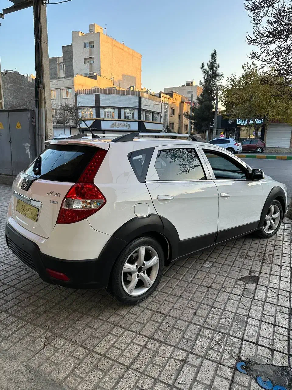 اچ سی کراس مدل ۹۷ اتومات معاوضه و نقد|خودرو سواری و وانت|مشهد, دانشجو|دیوار