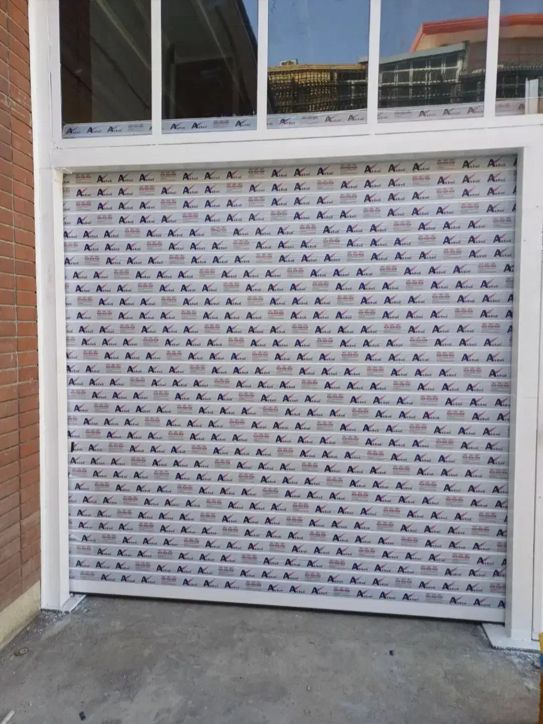 کرکره برقئ فولادی-کرکره پارکینگ فول پانچ|مصالح و تجهیزات ساختمان|چهارباغ, |دیوار