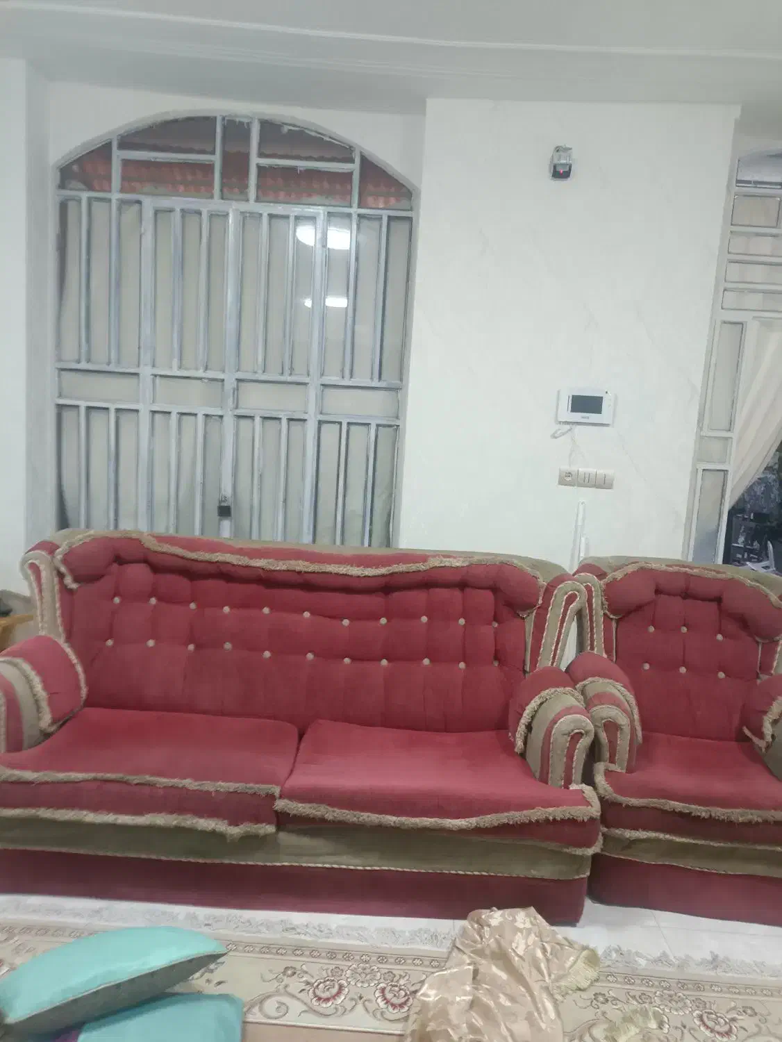 یک دست مبل 7نفره .پارچه ترک  جهت فروش|مبلمان خانگی و میز عسلی|شیراز, مسلم|دیوار