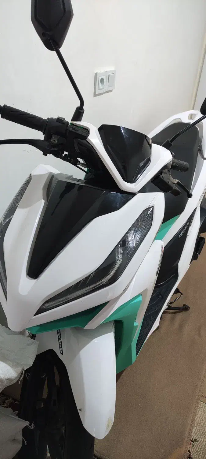 کلیک 401|موتورسیکلت|شیراز, کوشک میدان|دیوار