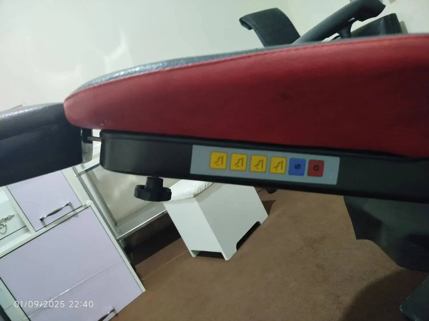 صندلی آرایشی برقی دو موتوره آلمانی|آرایشگاه و سالنهای زیبایی|قم, نیروگاه|دیوار