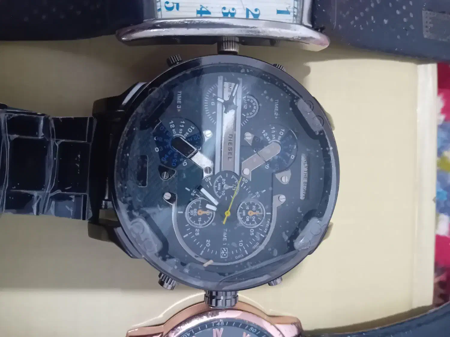 ساعت مچی|ساعت|بروجرد, |دیوار