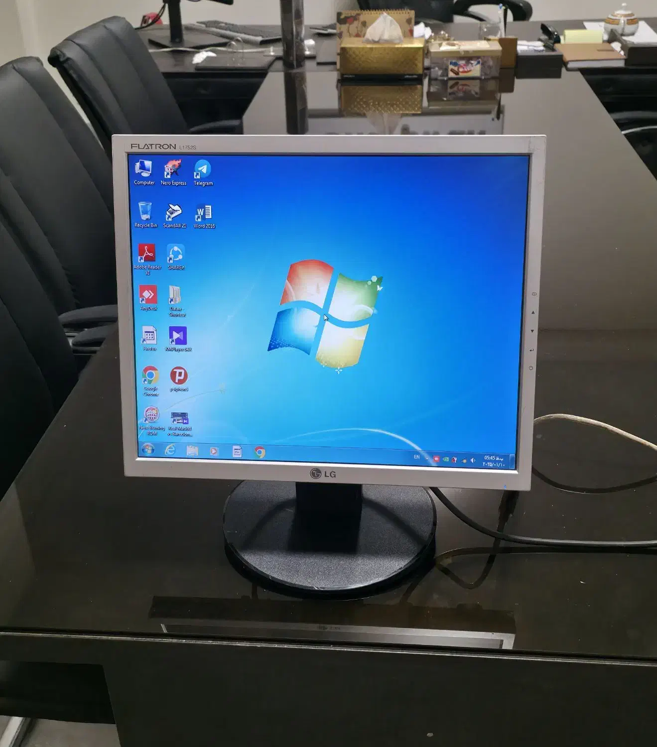 مانیتور ۱۷ اینچ فلترن lg دوربین و کامپیوتر|قطعات و لوازم جانبی رایانه|تهران, ایرانشهر|دیوار