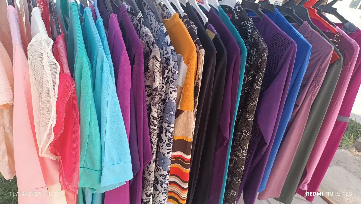 پوشاک|لباس|درمیان, |دیوار