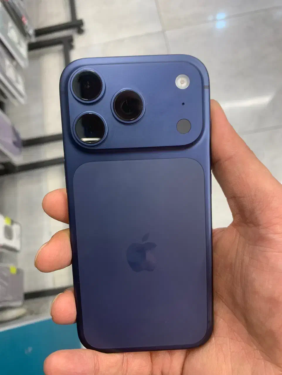 Iphone 17 pro 256gb zaaبدونه کد|موبایل|اصفهان, جلفا|دیوار