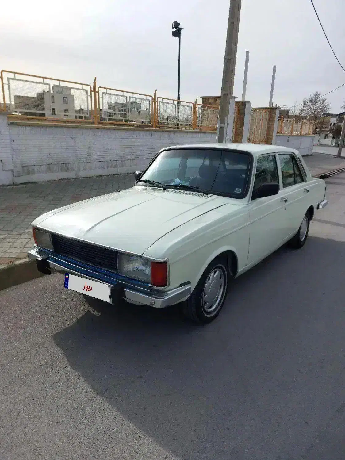 پیکان ۸۲ در حد|خودرو سواری و وانت|بروجرد, |دیوار