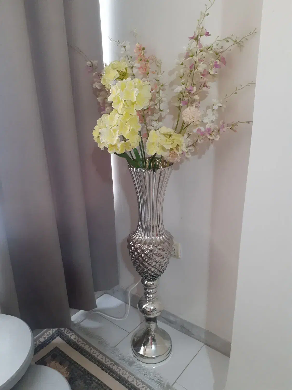 گلدان وگل مصنوعی|گل مصنوعی|شهریار, شهرک وائین|دیوار