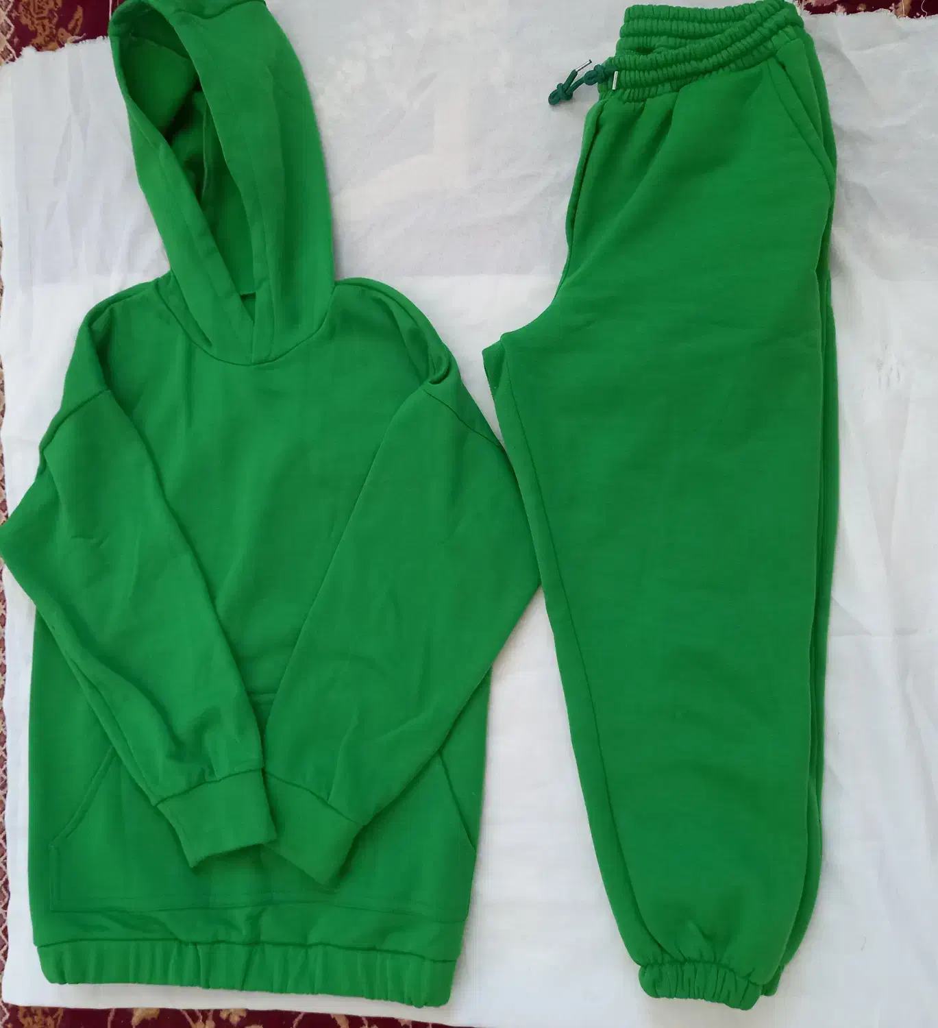 هودی با شلوار|لباس|صدرا-فارس, فاز ۲|دیوار