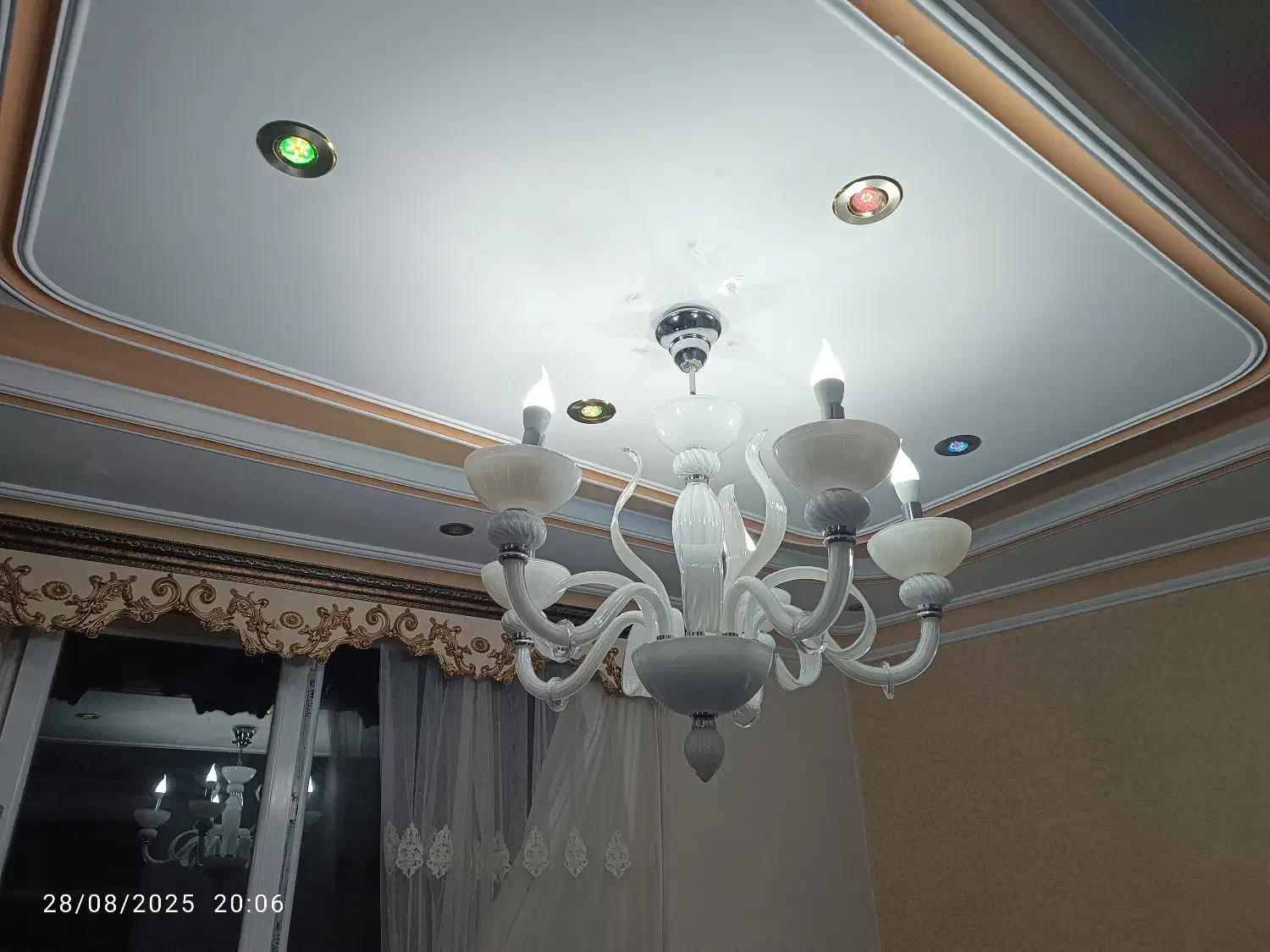 لوستر|لوستر و چراغ آویز|میانه, |دیوار