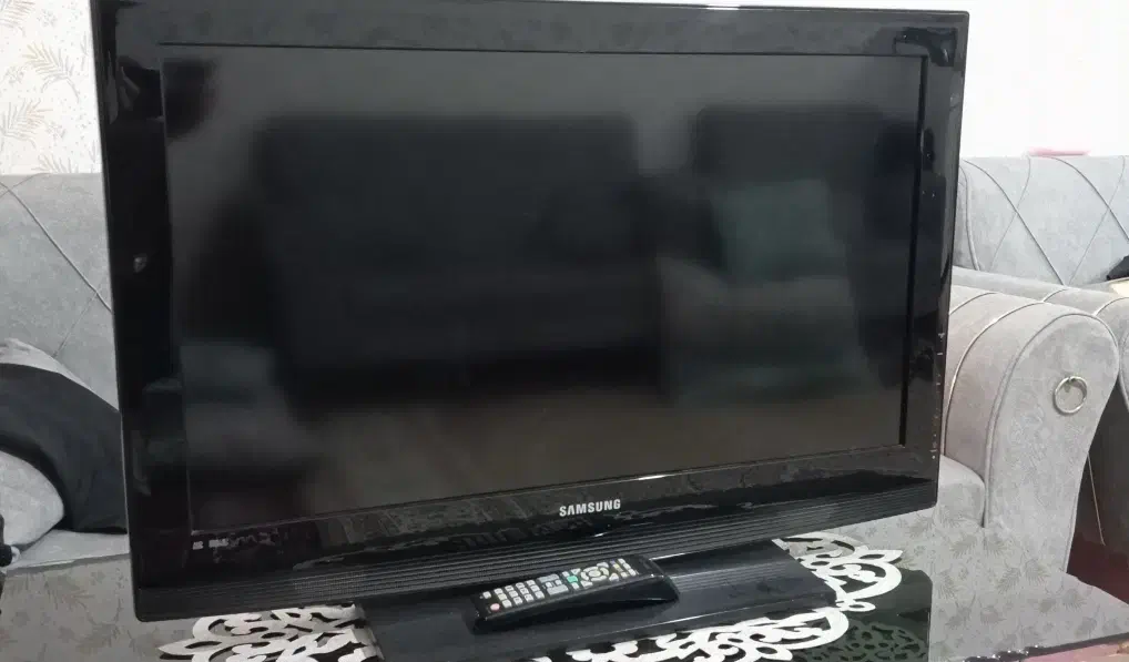 تلویزیون ۳۲ سامسونگ Lcd|تلویزیون و پروژکتور|اردبیل, |دیوار
