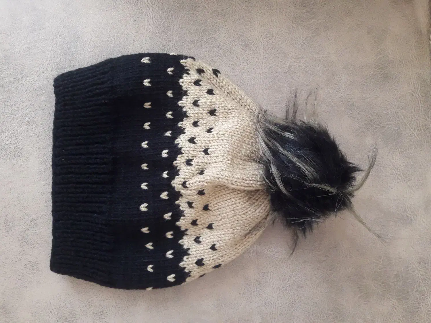 کلاه دست بافت و بلوز بافت ۲۰۰|کفش و لباس بچه|تربت‌حیدریه, رضاشهر|دیوار