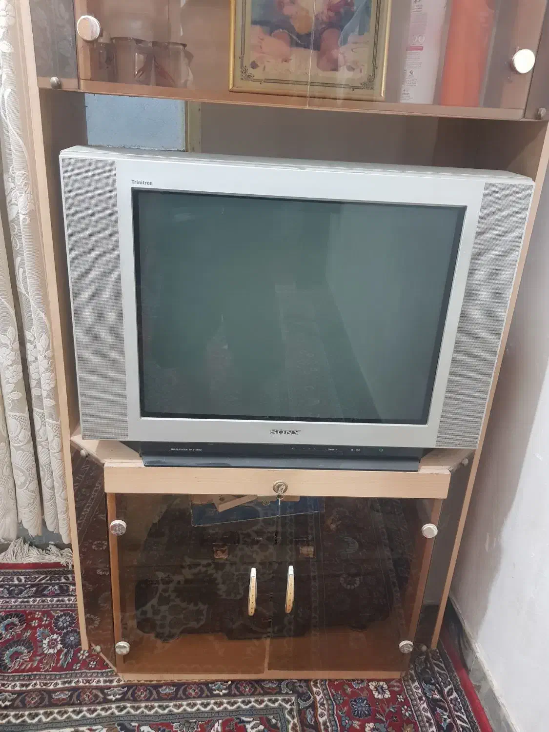 تلویزیون ۲۹ اینچ سونی وگا وسیلور و میز|صوتی و تصویری|بندر امام خمینی, |دیوار