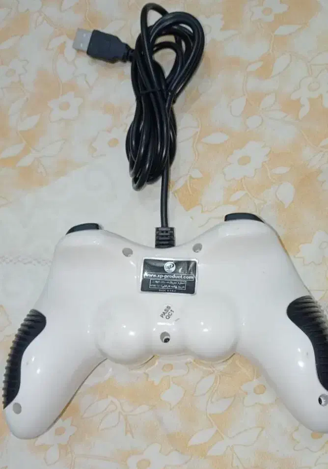 دسته بازی|کنسول، بازی ویدئویی و آنلاین|پرند, فاز ۱|دیوار