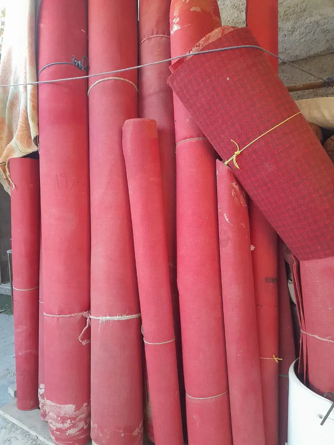 موکت کبریتی|موکت|پیر بکران, |دیوار