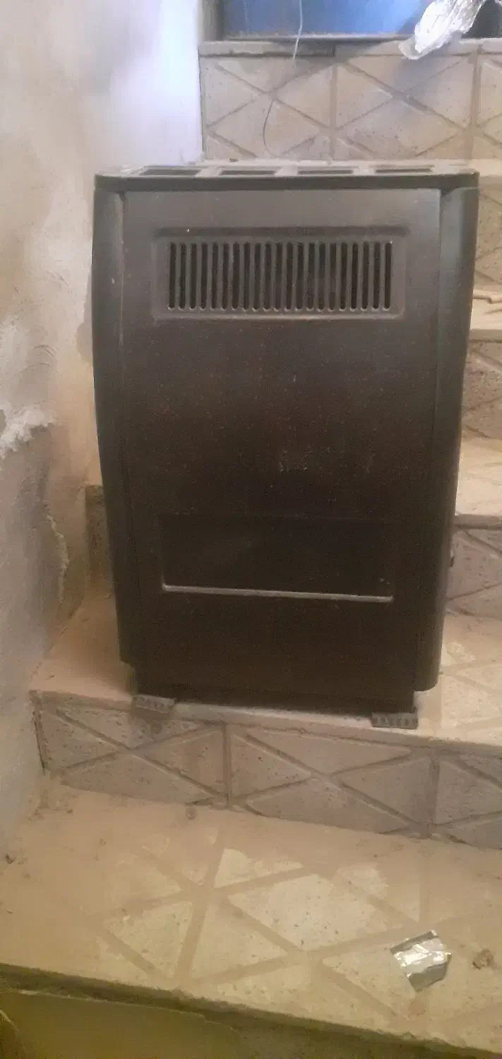 بخاری سالم بدون ایراد|بخاری، هیتر، شومینه|رباطکریم, کیکاور|دیوار