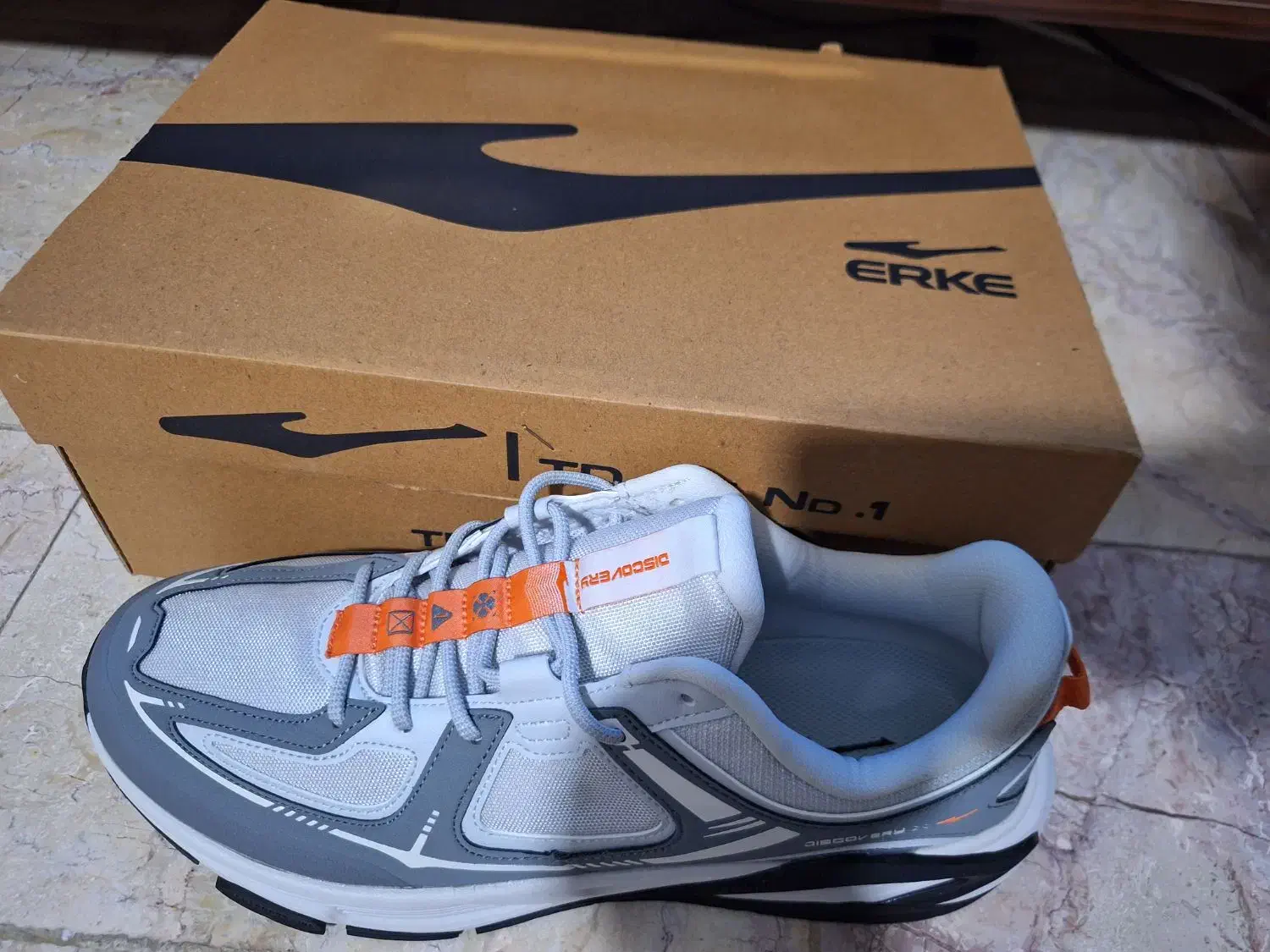 فروش کفش ورزشی اریک اصلی|کیف، کفش، کمربند|تهران, ازگل|دیوار