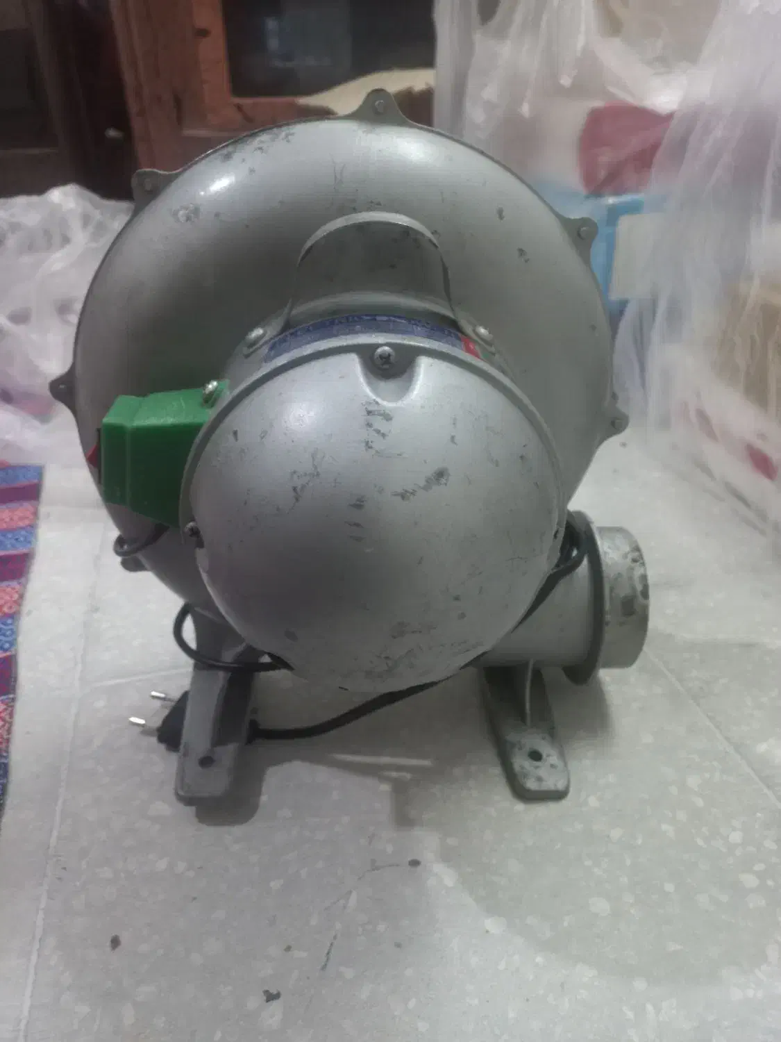 فن حلزونی|پنکه و تصفیه‌کنندهٔ هوا|یزد, |دیوار