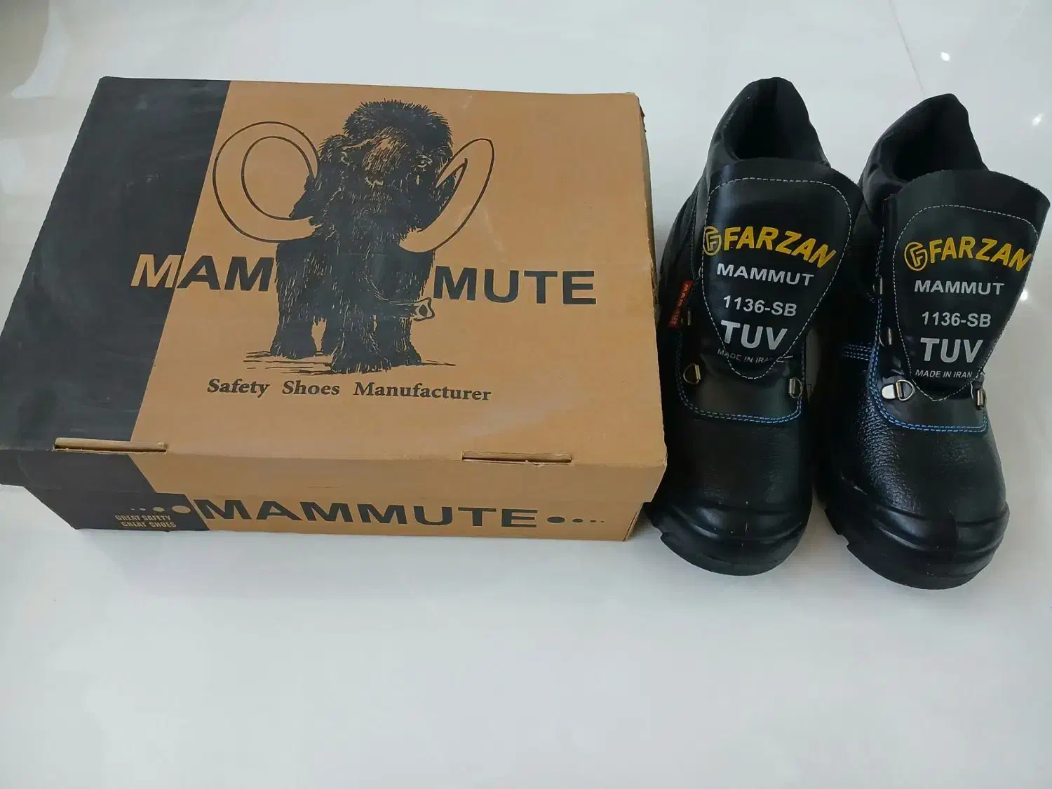 پوتین ایمنی ماموت|کیف، کفش، کمربند|تربتحیدریه, منصوریه|دیوار