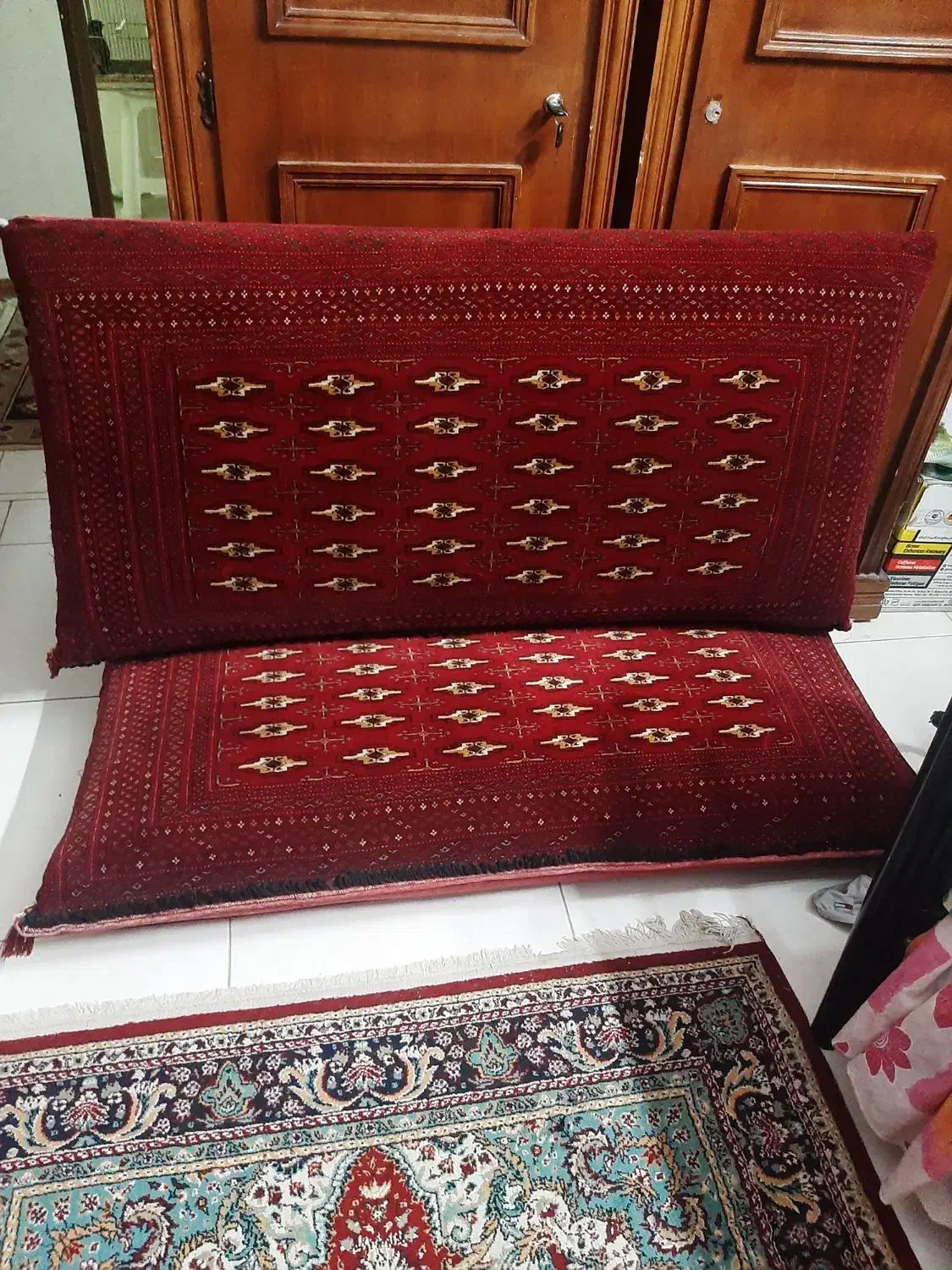 دو جفت پشتی بزرگ لاکی جرگلان و قهوهای دستی ساده|پشتی|مشهد, دانشجو|دیوار