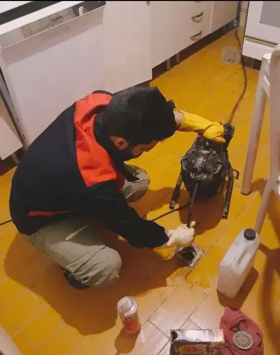 لوله بازکنی فنر زدن زنی فنرزن تخلیه چاه بازکن فوری|خدمات پیشه و مهارت|تهران, سهروردی|دیوار