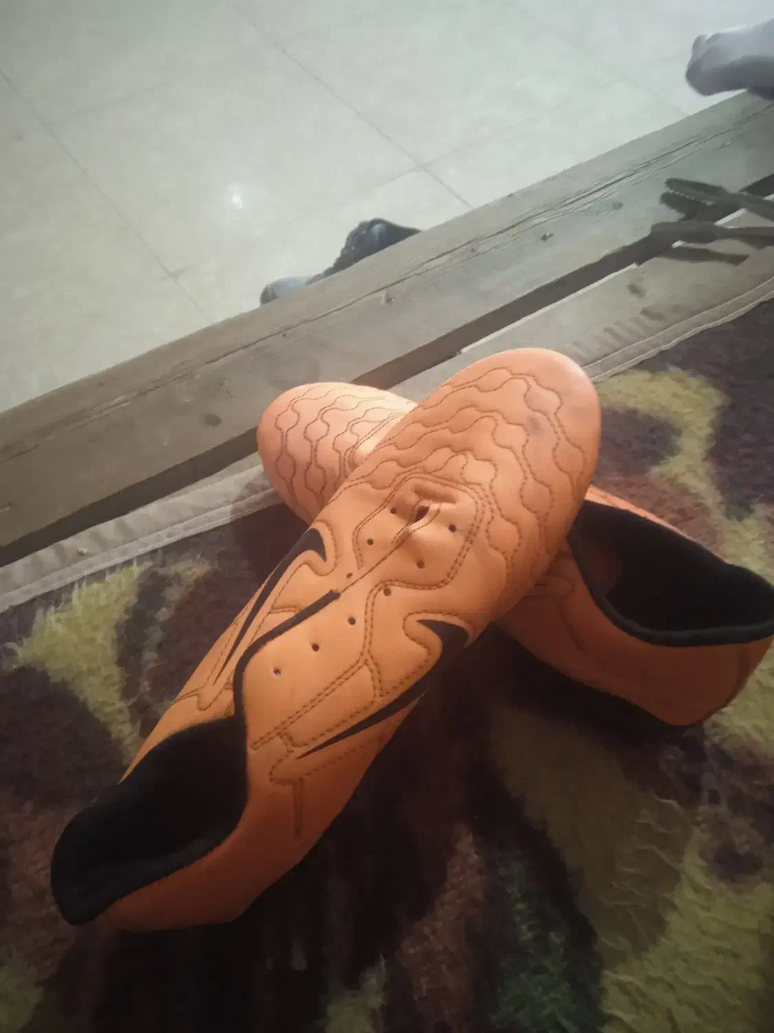 کفش|کیف، کفش، کمربند|شوشتر, |دیوار