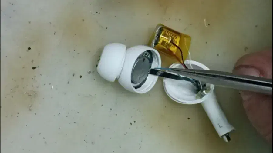 تعویض باطری هدفون و هنذفری گردنی و ایرپاد|لوازم جانبی موبایل و تبلت|بندر گناوه, |دیوار