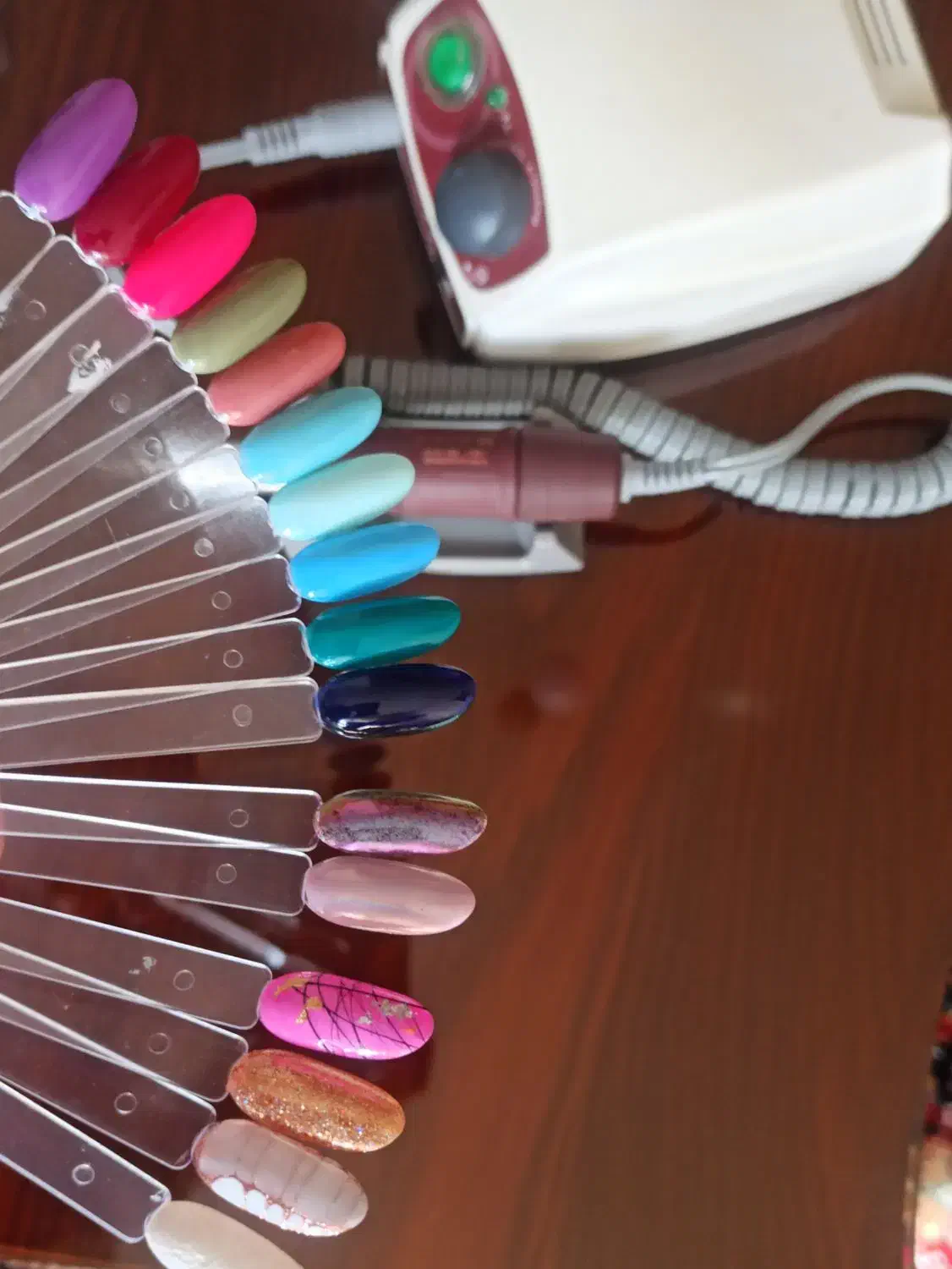 لوازم کاشت ناخن|آرایشگاه و سالنهای زیبایی|میاندوآب, |دیوار