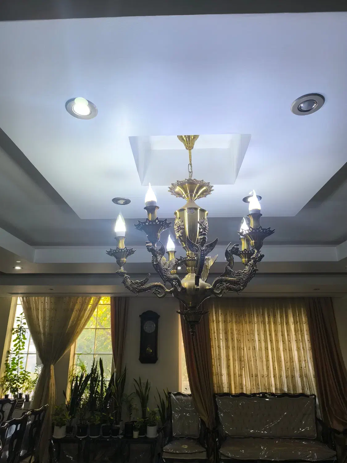 لوستر ۵ شاخه برنزی  (طرح فرشته)|لوستر و چراغ آویز|خرم‌آباد, |دیوار