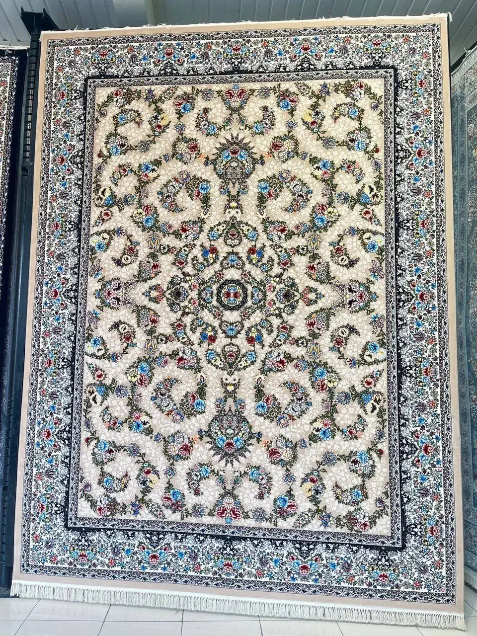 فرش از ۵۰۰شانه تا ۱۲۰۰ شانه کارخونه ای|فرش|قرچک, زیبا شهر|دیوار