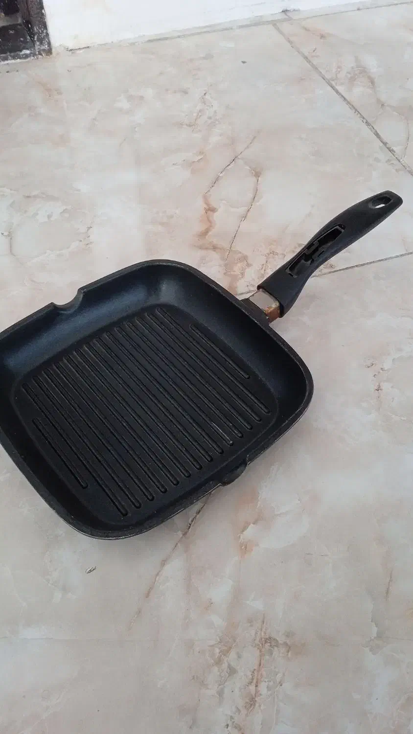 ماهیتابه گریل|ظروف پخت‌وپز|کرمانشاه, |دیوار