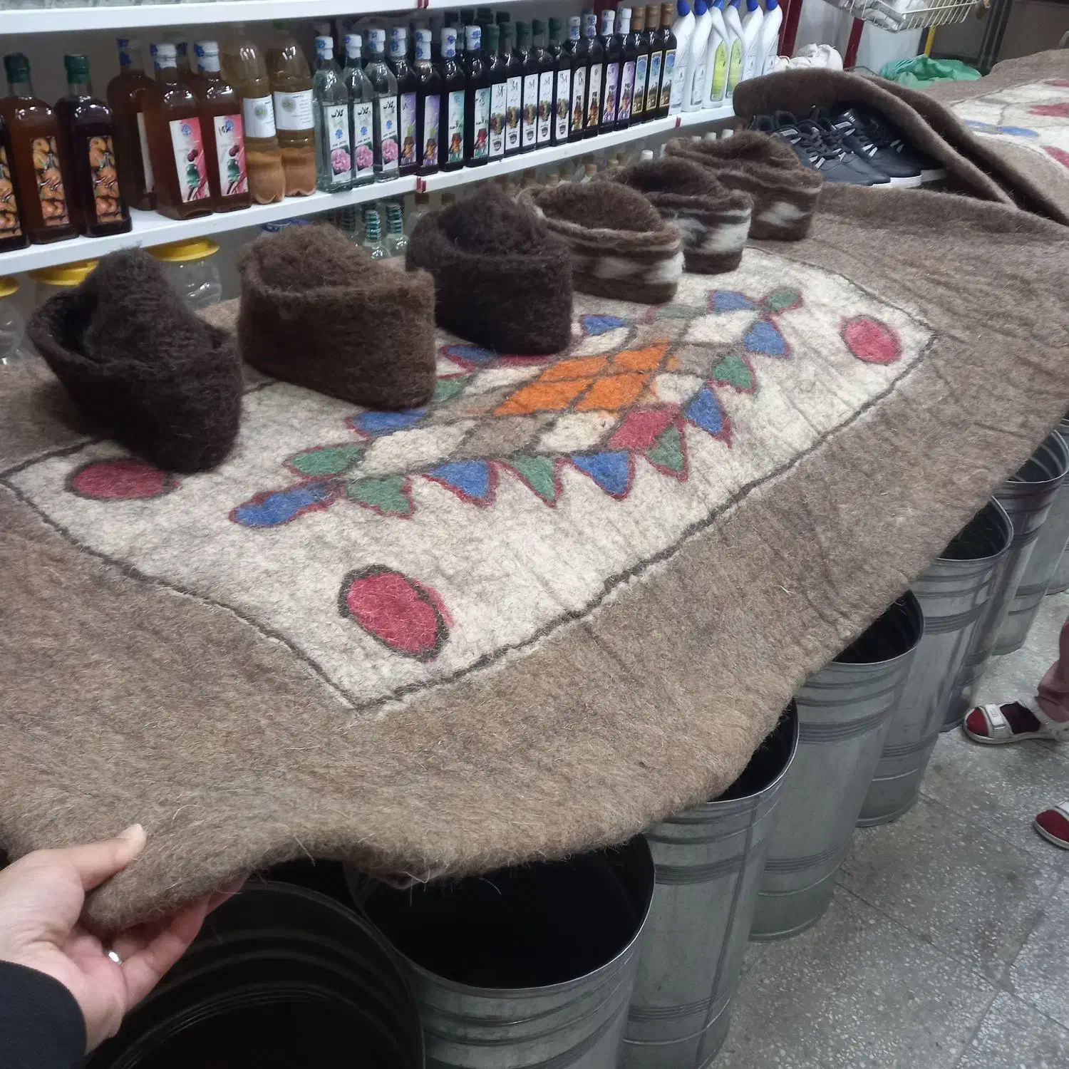 محصولات پشمی|لباس|بیرجند, |دیوار